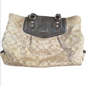 COACH | Authentic Ashley Signature Carryall Bag